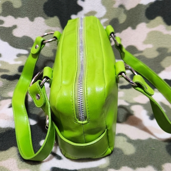 Lime Purse - Picture 8 of 16